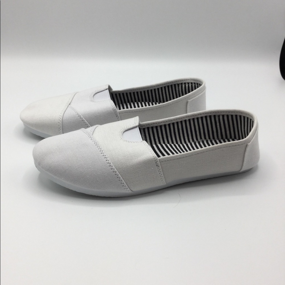 White canvas flats brand new